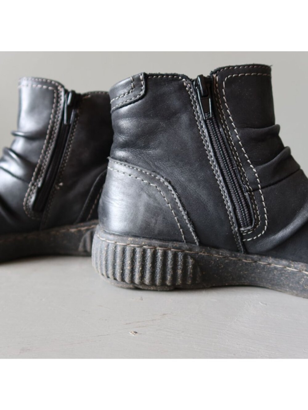 Clarks Shoes Black Leather Ankle Boots Women's Size 5.5 - Picture 8 of 12
